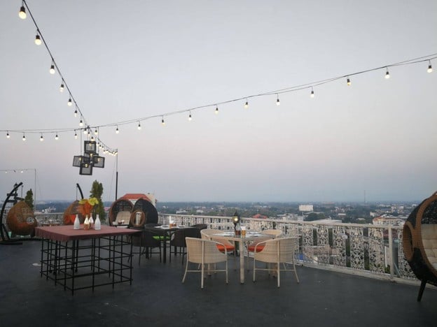 Xanadu Pub & Restaurant @Furama Hotel