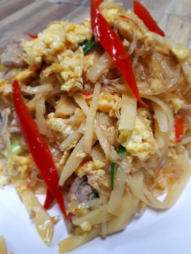 เมนูของร้าน แจ่วฮ้อนอาหารตามสั่ง