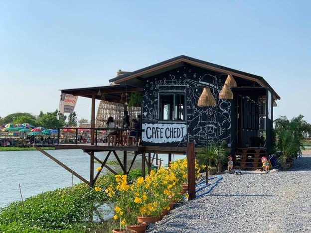 Cafe Chedi l คาเฟ่-เจดีย์