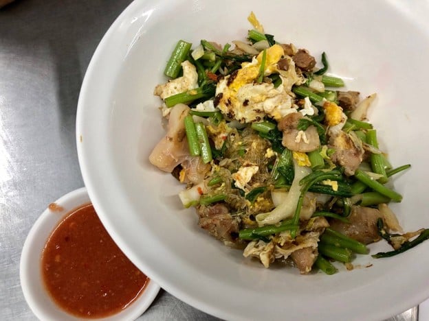 เมนูของร้าน คั่วไก่เมืองทอง