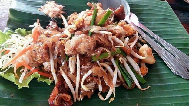 ผัดไทอิงธารา กะทู้