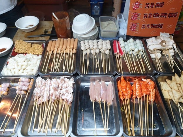 ลิ้นแดง ต๊อกป๊อกกีบางแสน บางแสน