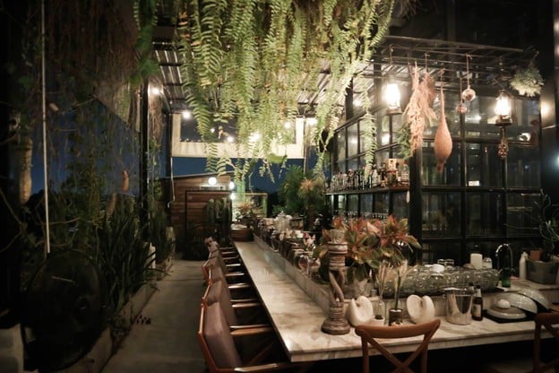 Hotel yayee (Roof Top Bar&Coffee Shop) บริษัทยาหยี จำกัด สำนักงานใหญ่