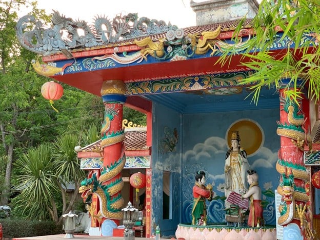 วัดพระลอย