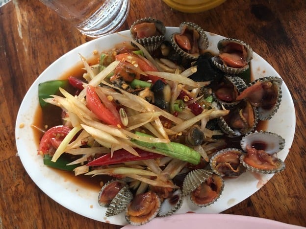 เมนูของร้าน โรงลาบอุบล ไร่กล้วย ศรีราชา