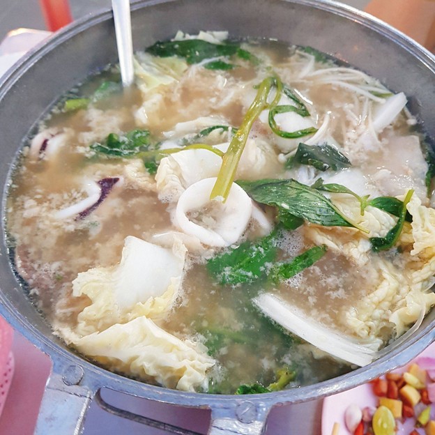 เมนูของร้าน จ่าบ๊อบจิ้มจุ่ม