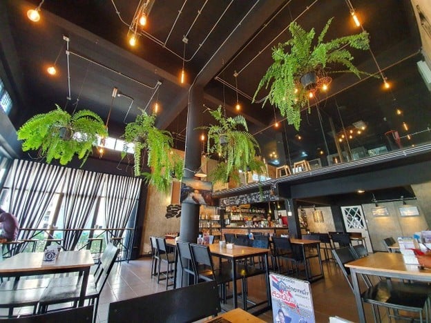 บรรยากาศ ณ บ้านแพ้ว Cafe & Bistro