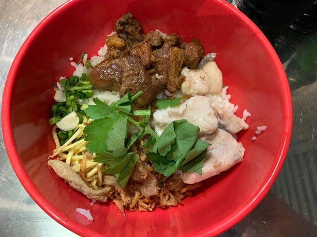 ข้าวต้มแห้งริมหนน ข้าวต้ม ข้าวต้มยำ โจ๊ก ก๋วยเตี๋ยวต้มยำ เล้งแซ่บ กะเพรา บรรทัดทอง