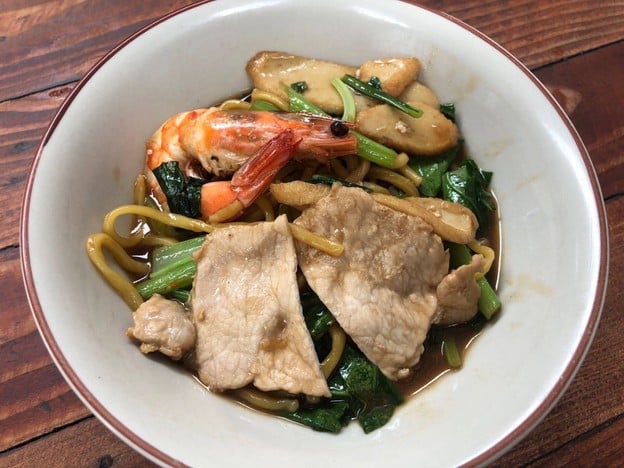 หมี่ฮกเกี้ยนสะปำเจ๊น้อยเจ้าเก่า