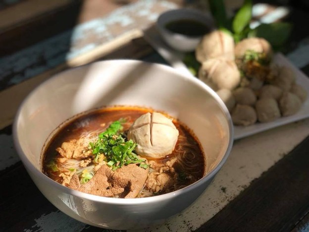 เมนูของร้าน ก๋วยเตี๋ยวเรือตาหนวด เมืองทองธานี