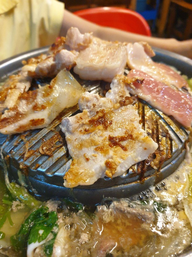 เมนูของร้าน ตุ้ย หมูกะทะ หมูจุ่ม ตลาดพลู