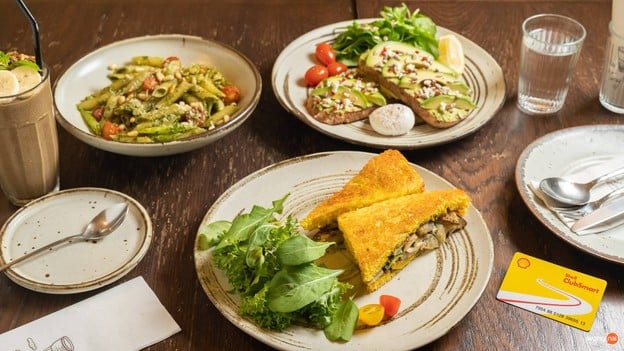 Tiny Cup Café ทองหล่อ