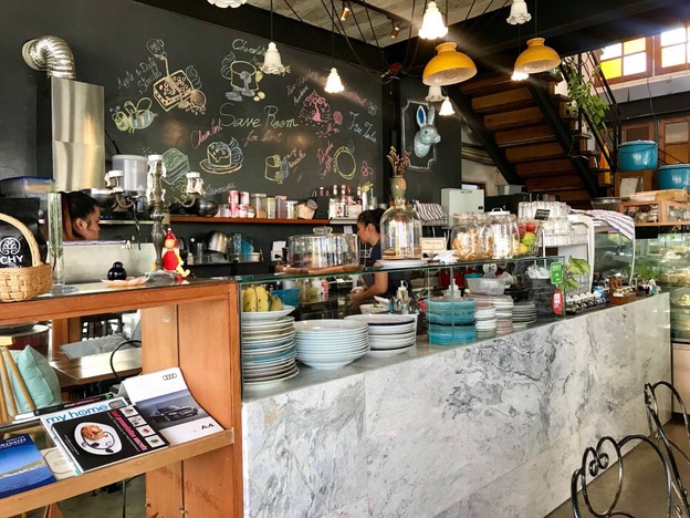 บรรยากาศ Tree Tales Cafe พัทยา นาเกลือ
