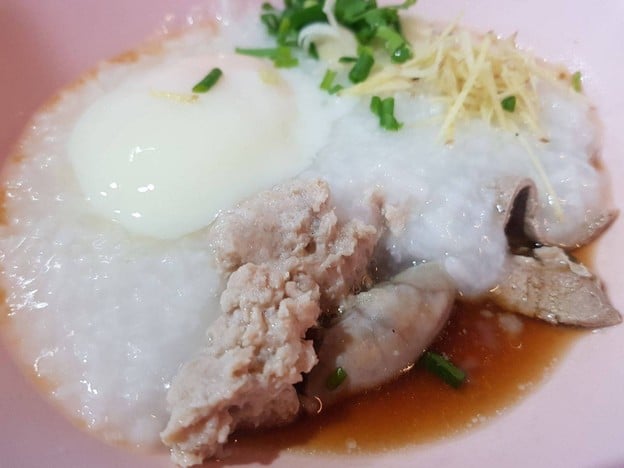 เมนูของร้าน โจ๊กหมู-ก๊วยเตี๋ยวหมูไร้เทียมทานพญาไท 1