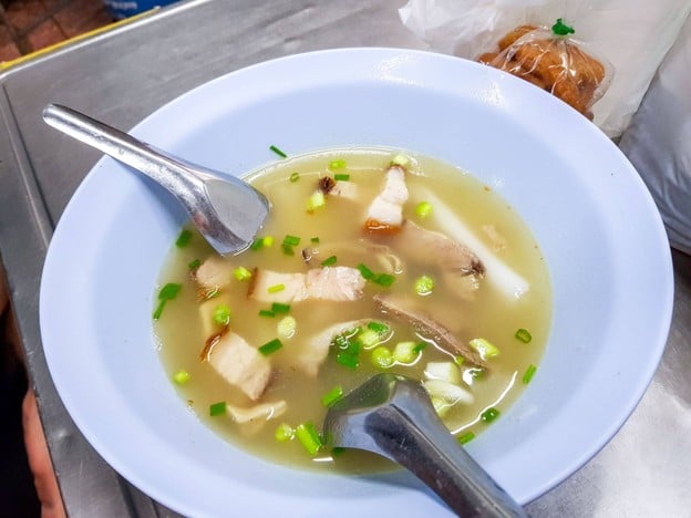 ก๋วยจั๊บ อ้วนโภชนา สัมพันธวงศ์