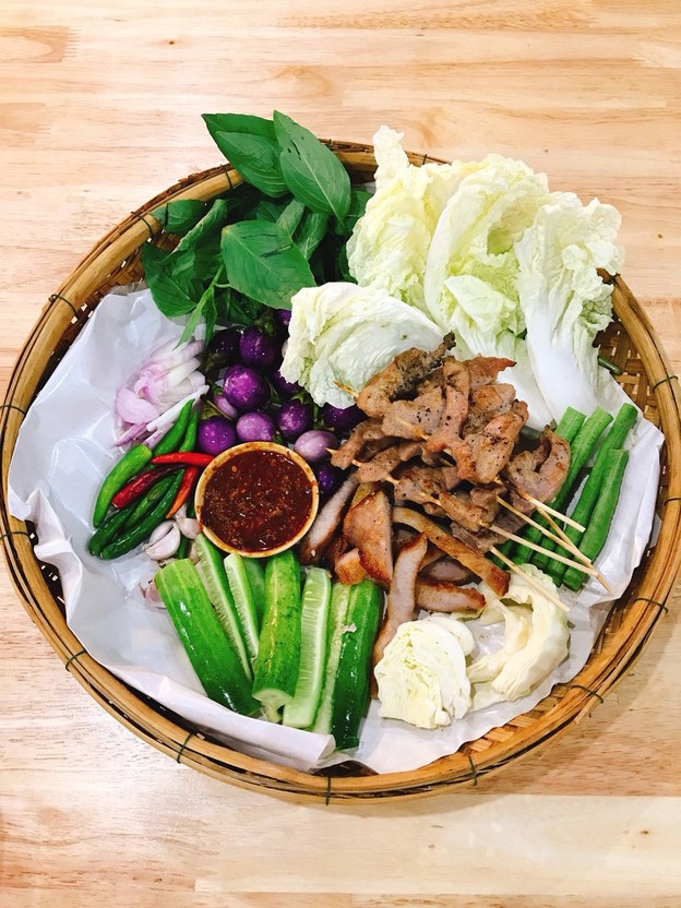 จิ้มกะจู๋ หมูปลาร้า