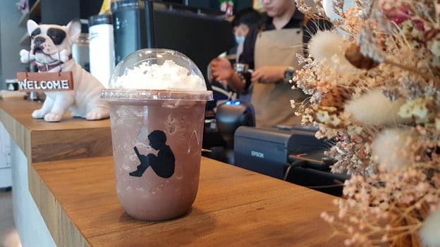 the hub cafe & co-working space