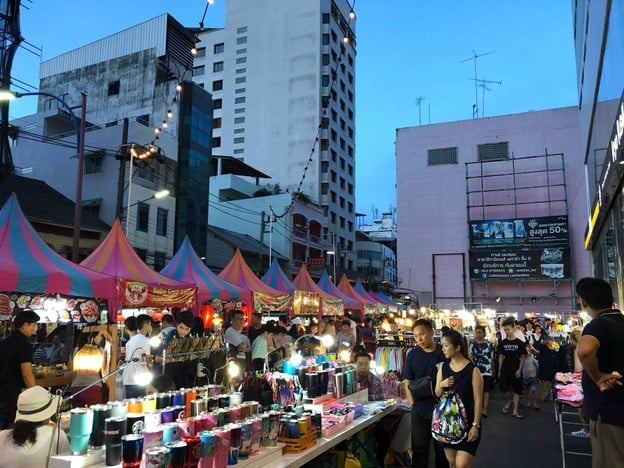 บรรยากาศ ถนนเสน่าหานุสรณ์ (ถนนคนเดินหาดใหญ่)