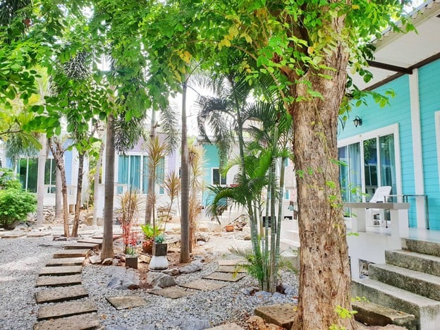 ชาร์ลีส์ บังกะโลส์