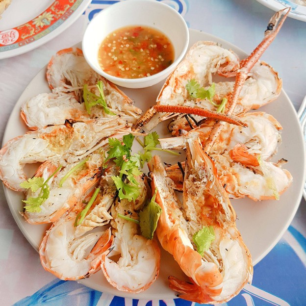 เมนูของร้าน เจ๊น้อง สะพานยาว