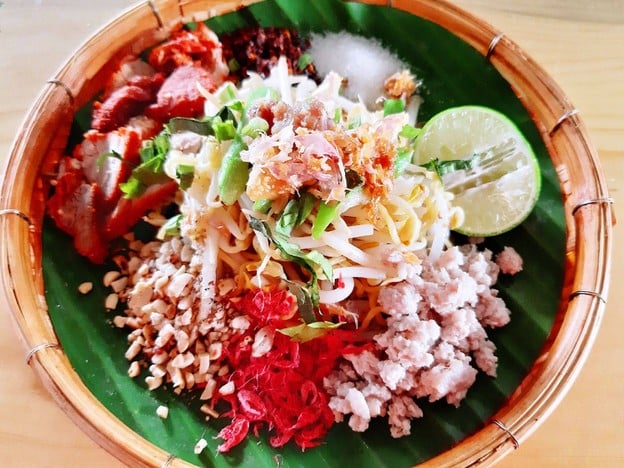 เตี๋ยวเรือเส้นจันท์ -
