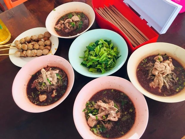 ก๋วยเตี๋ยวเรืออยุธยาไม่ธรรมดา (ลุงจรัญฯ13-บางแวก)