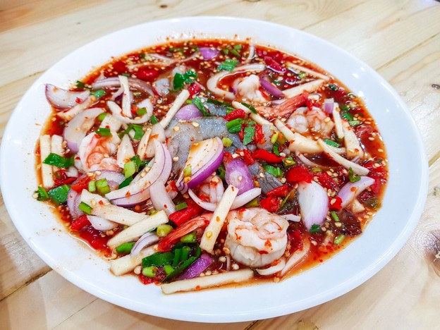 เมนูของร้าน โคตรยำ ห้วยขวาง