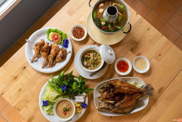 เรือนลอมฟาง N/A