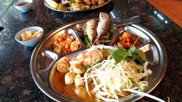 เมนูของร้าน บุฟเฟ่ข้าวแกง 59 บาท (ปลาทองหมูกระทะ)