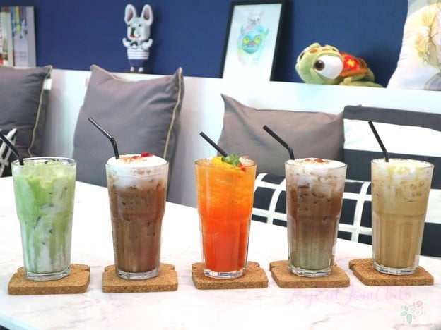 Collectors’ Cafe แจ้งวัฒนะ