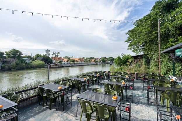 ร้านอาหารมองดูเรือ