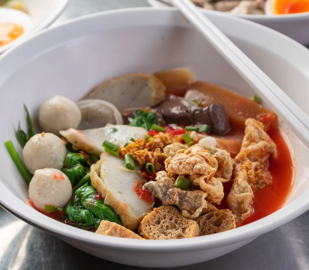 เมนูของร้าน ก๋วยเตี๋ยวเอี่ยมน้อย บรรทัดทอง