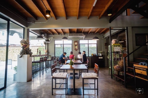 บรรยากาศ The Combine Café and Art Gallery