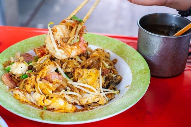 เมนูของร้าน ผัดไทลูกชายบางสะแก