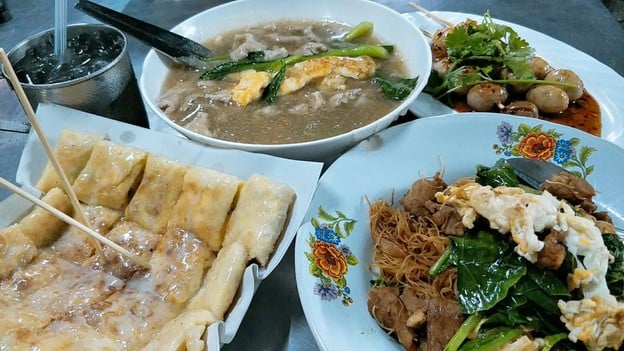 ราดหน้า คนแซ่จัง ลาดพร้าว101