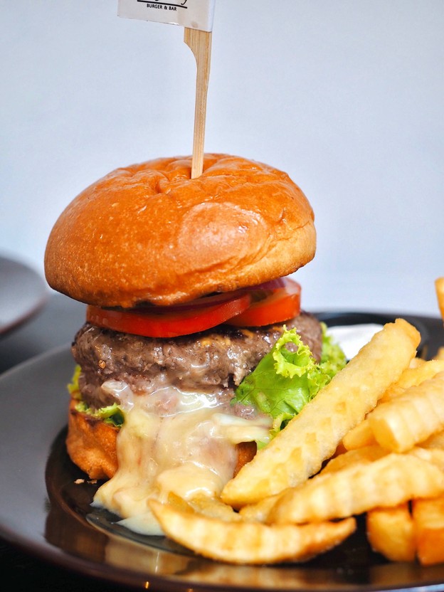 เมนูของร้าน Juicy Lucy Burger & Bar