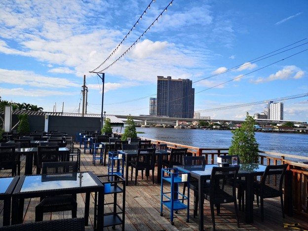 มูน ริเวอร์ MOON RIVER Silk Dining Restaurant