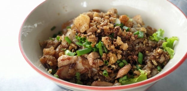 ก๋วยเตี๋ยวคั่วไก่ป้าเพียร