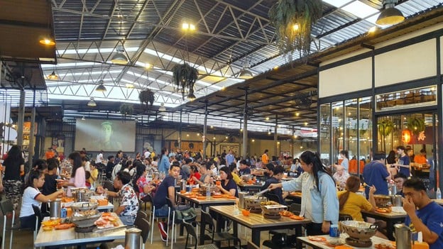 บรรยากาศ BarBQ Resort บาร์บีคิวรีสอร์ท หมูกระทะ ทะเลเผา สาขาบางนา บางนา