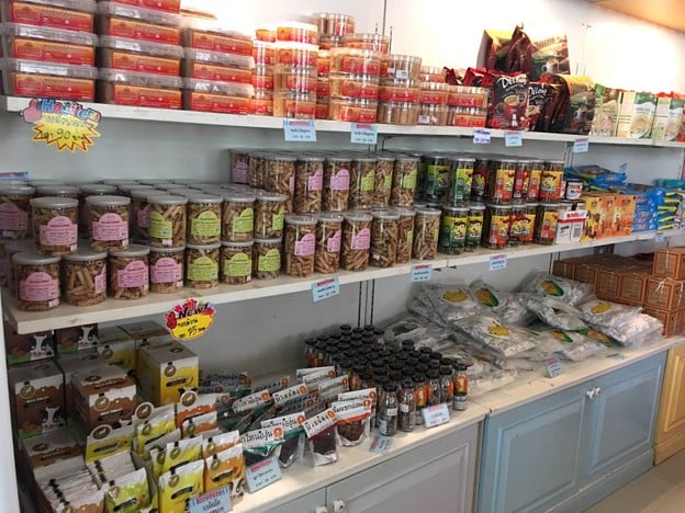 บ้านขนมคุณภัทรา The Sweet Factory บ้านไผ่