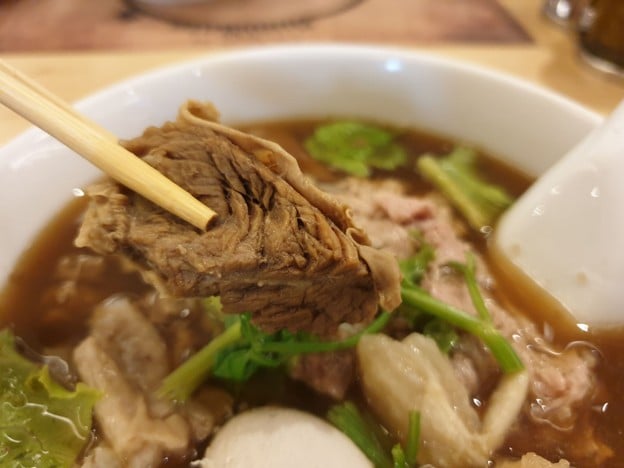 เนื้อคู่ เซ็นทรัลเวิลด์ ชั้น 6 โซน B โทร 097-068-9374