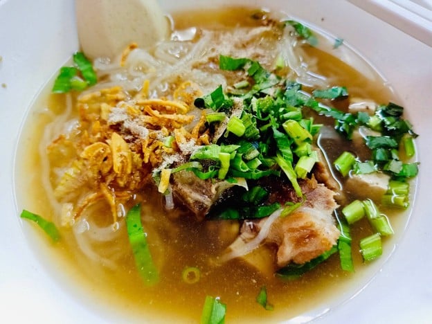 เมนูของร้าน เจ๊เตียงก๋วยจั๊บญวนเส้นสด ลาดพร้าว101 แยก15