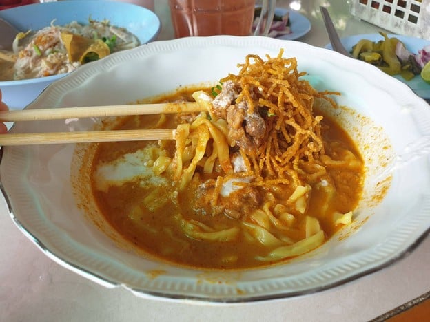 ร้านข้าวซอยคุณยาย