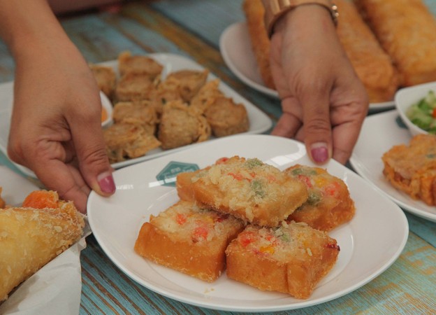 เมนูของร้าน ปราณิศา ขนมปังหน้าหมู