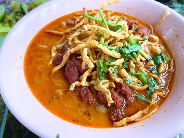 เมนูของร้าน ข้าวซอย ลุงประกิจกาดก้อม