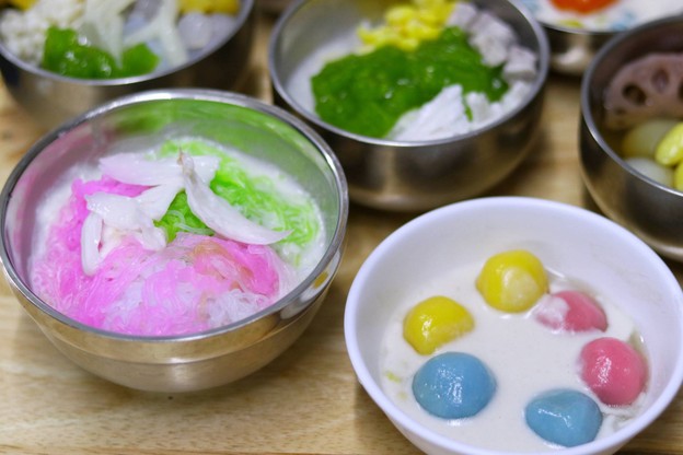 บัวลอยกำแพงดิน กำแพงดิน