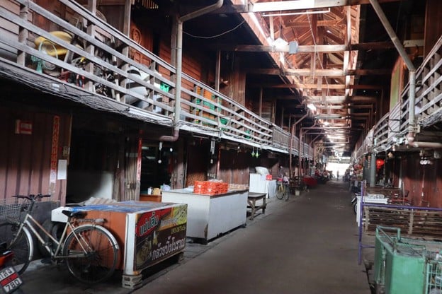 ตลาดเก้าห้อง