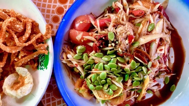 ส้มตำเจ้น้่อยครกใหญ่