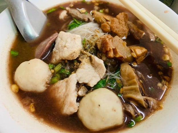 ก๋วยเตี๋ยวเรือต้นมะขาม