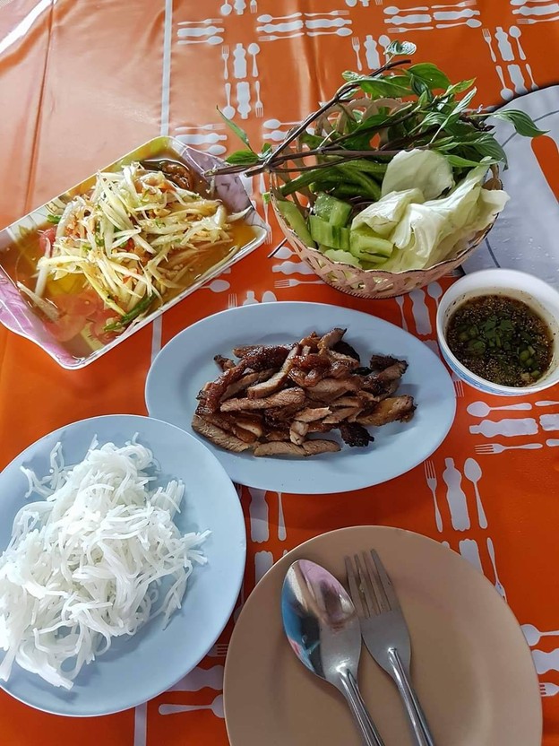 เมนูของร้าน ส้มตำวัดนาคา